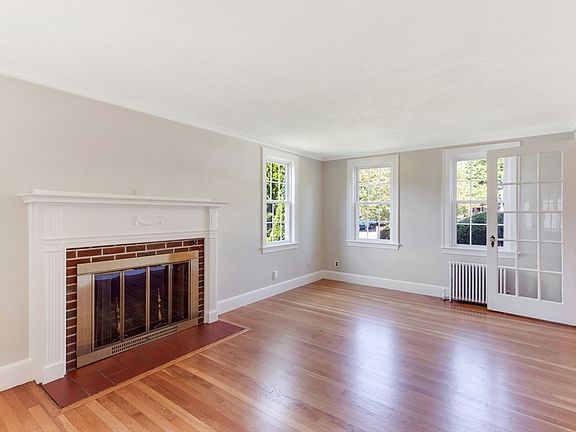 2nd image of 26 Garden St