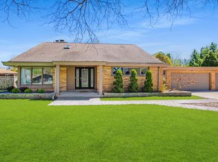 7642 N Van Dyke Rd, Fox Pt, WI 53217