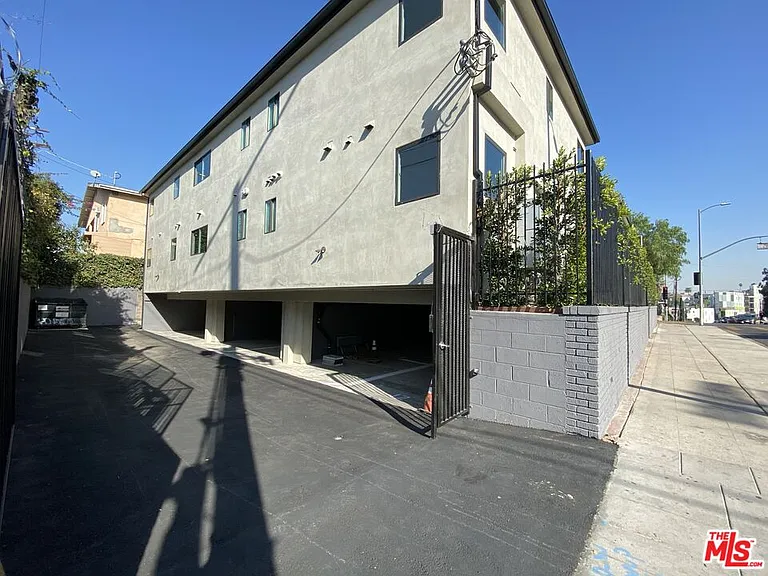 3207 W 3rd St #4 — Photo 16
