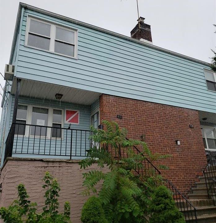 1st image of 40 Troy Ln