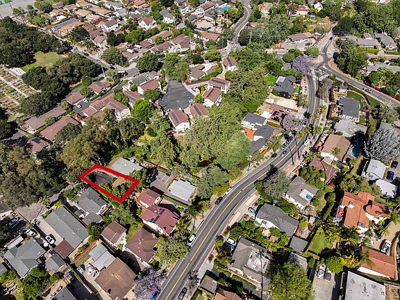 2nd image of 124 Citrus Ave