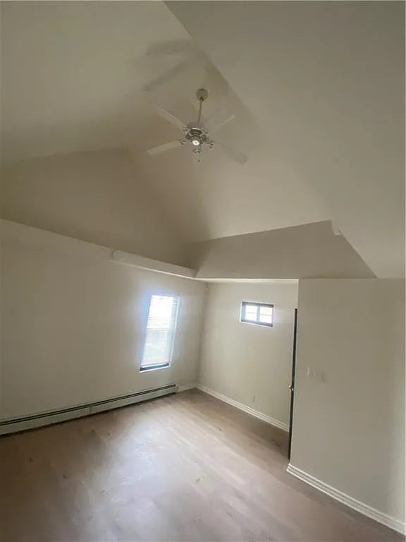 1 bed, 1.0 bath, 2496 sqft, $2,300 — Photo 2