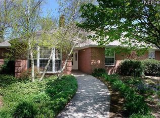 3945 State St NE, Canton, OH 44721