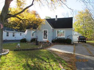 1273 Sisson Dr, North Tonawanda, NY 14120