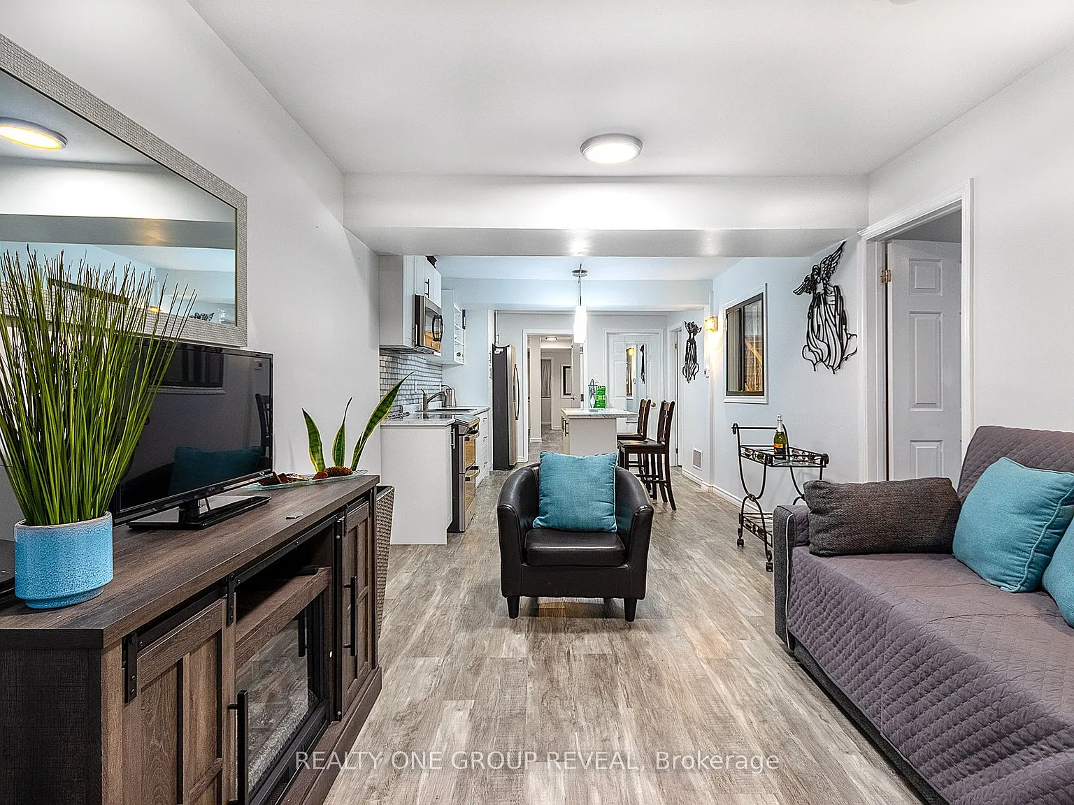 3 bed, $3,200 — Photo 2