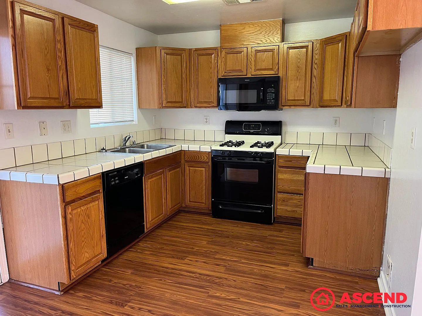 329 Harding Ave — Photo 4
