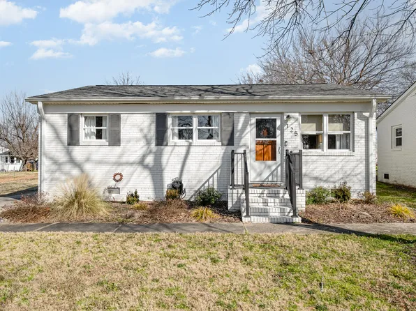 125 Olive St, Pineville, NC 28134