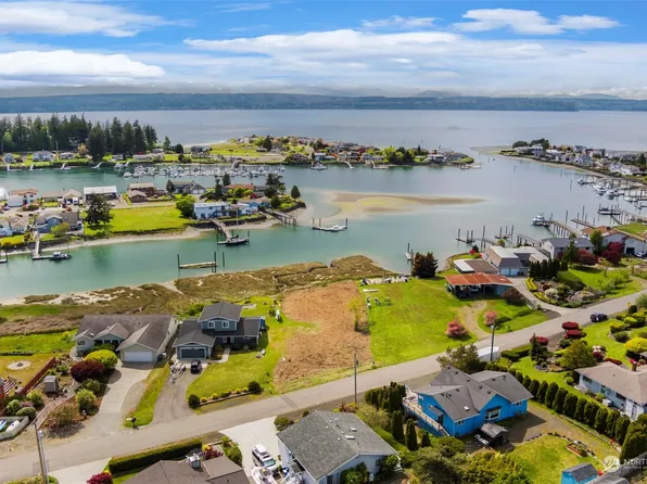 37895 Bay Street NE, Hansville, WA 98340