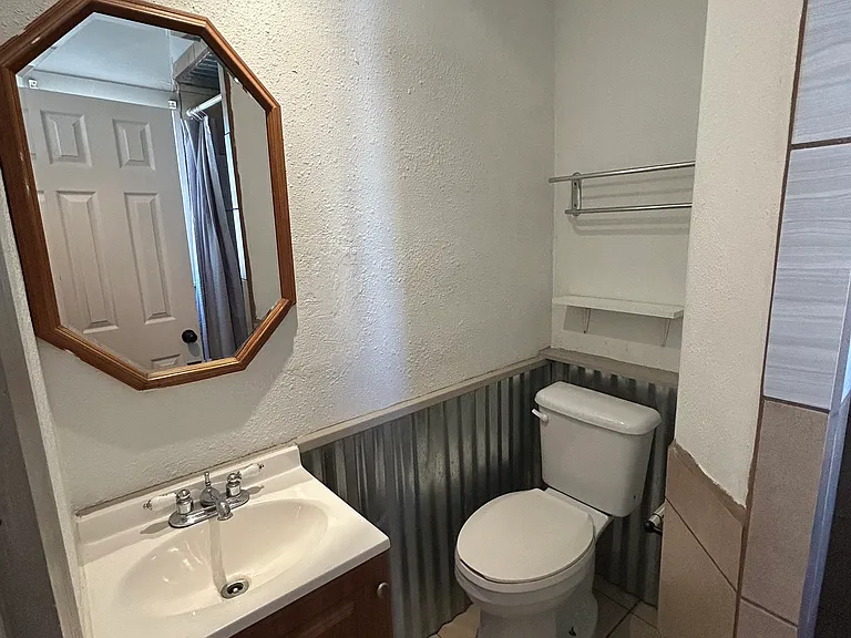 705 N Date St #4 — Photo 4
