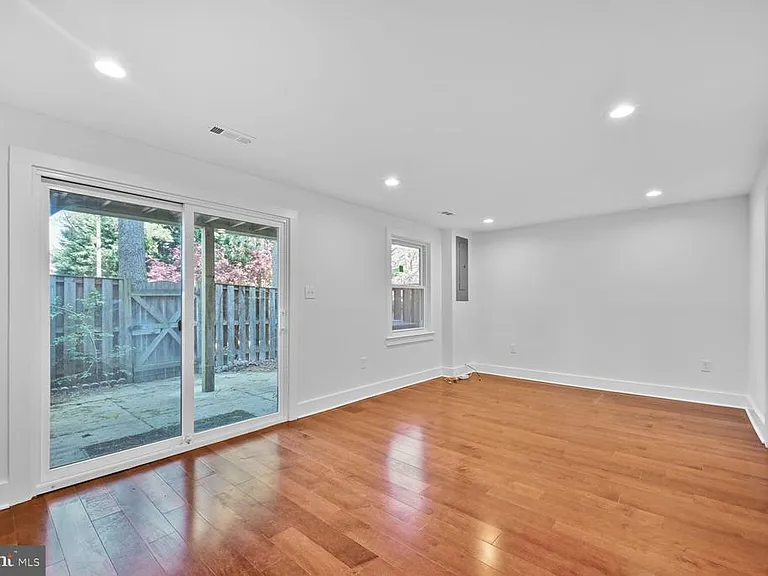 10222 Arizona Cir #18 — Photo 23