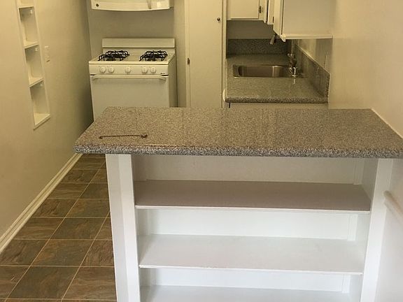 4th image of 820 S Serrano Ave #49826