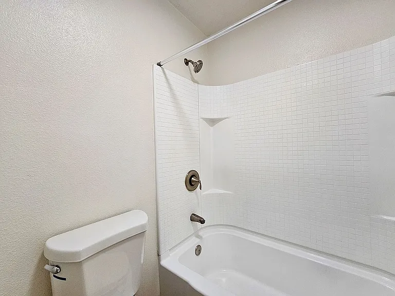 Citrus Court Apartments — Photo 87