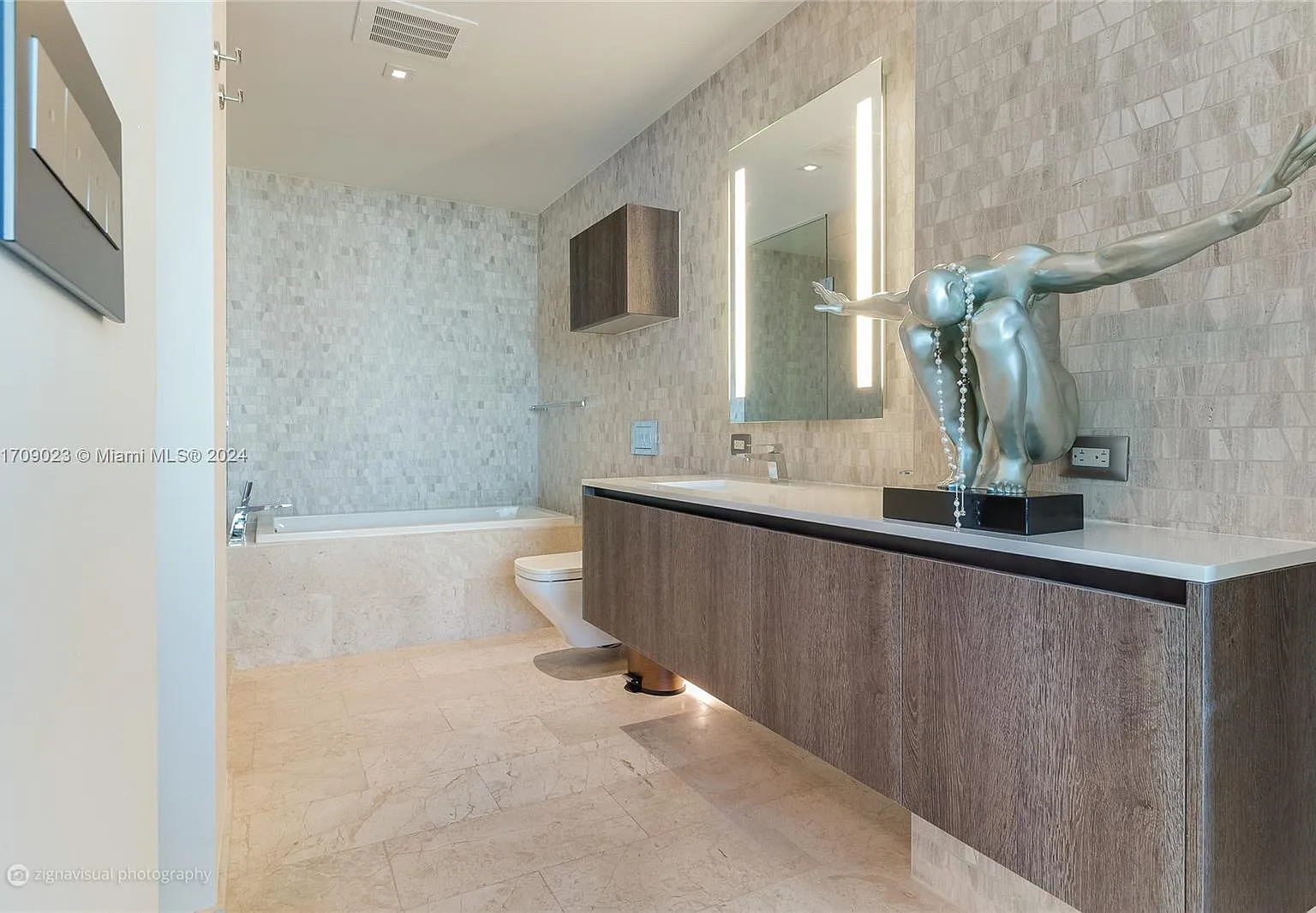 1 bed, 810 sqft, $5,800 — Photo 4