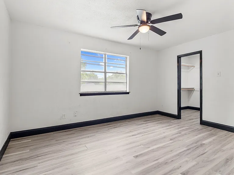 2802 Spring Valley Dr — Photo 19