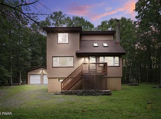 26 Deer Run, Hawley, PA 18428