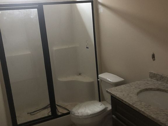 4th image of 130 Rolling Woods Cir
