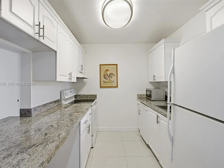 183 Lakeview Dr #102 — Photo 9