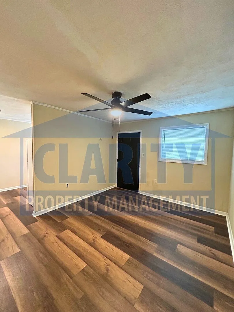 1850 Greenwood Avenue NE — Photo 4