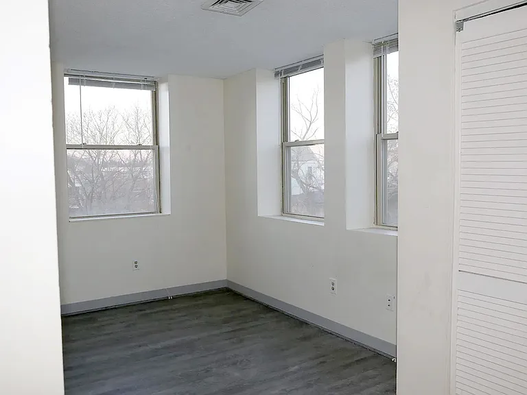 25 Laval Street Apartments — Photo 40
