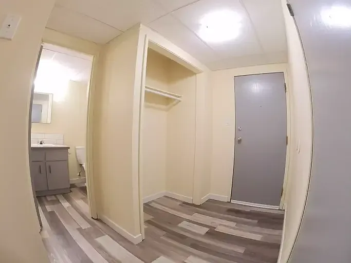 1 bed, 1.0 bath, $950 — Photo 2