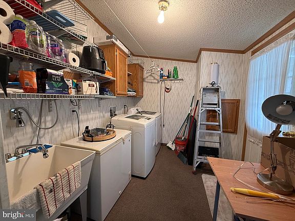 5th image of 141 Country Ln