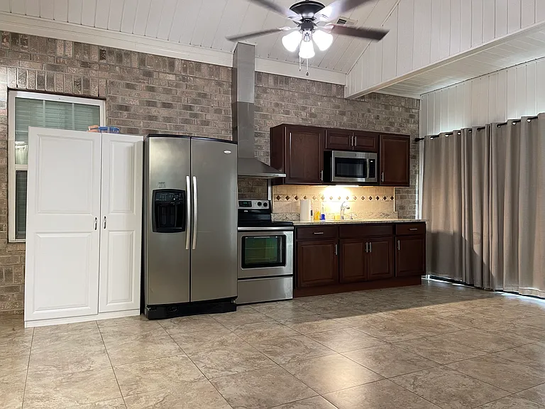 213 Duchess Ct — Photo 5