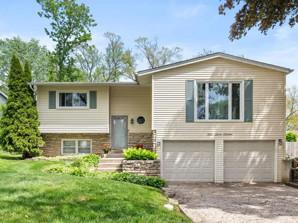 627 Raupp Blvd, Buffalo Grove, IL 60089