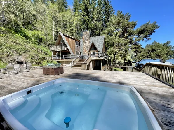 3346 S Tenmile Lk #2100, Lakeside, OR 97449