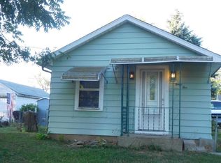 445 Dempsey St, Creve Coeur, IL 61610