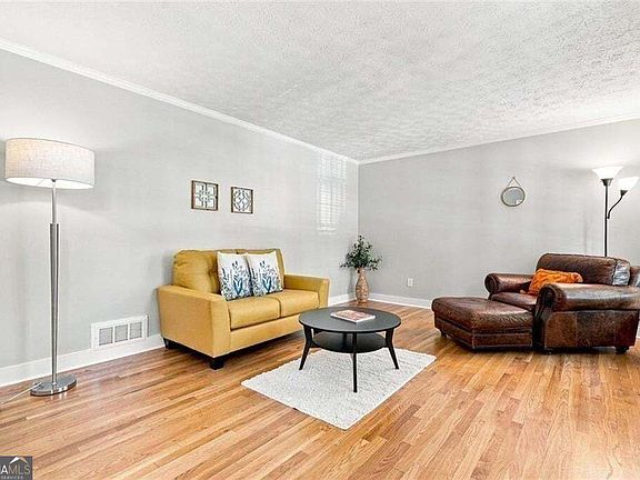 4th image of 4067 Wembley Forest Way