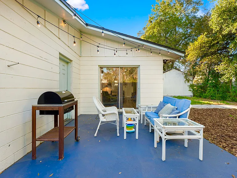 7937 Jaguar Dr — Photo 2