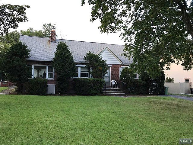 2nd image of 215 Lentz Ave