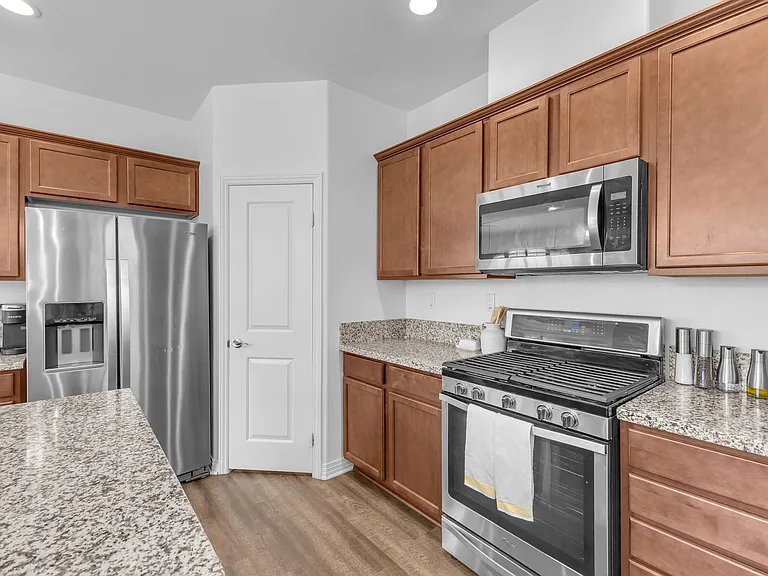 Rosewood Ln — Photo 24