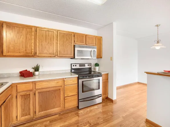 2601 Kenzie Ter APT 429, Saint Anthony, MN 55418