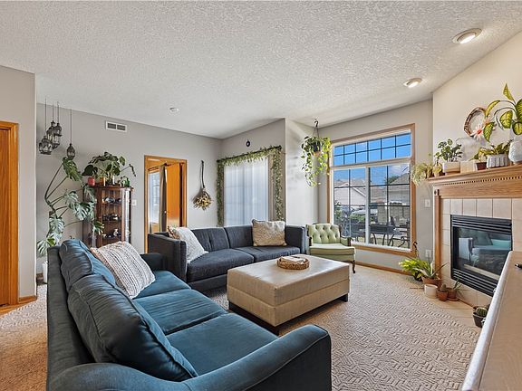 5th image of 950 67th St Unit 312
