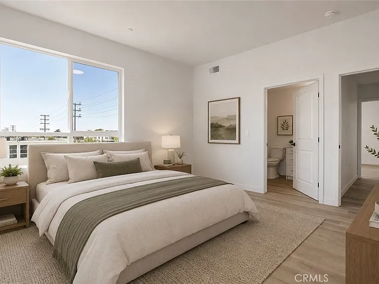 14810 Delano St #204 — Photo 5