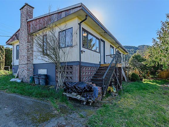 2nd image of 501 Davis Rd
