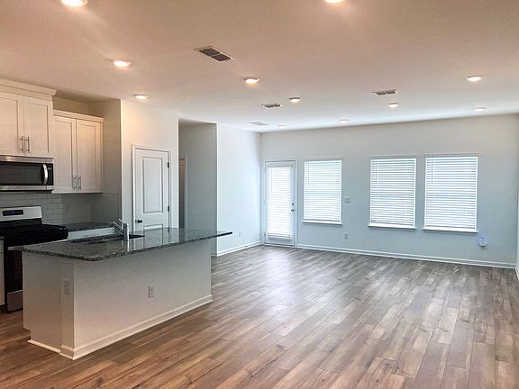 3rd image of 205 Bald Ave