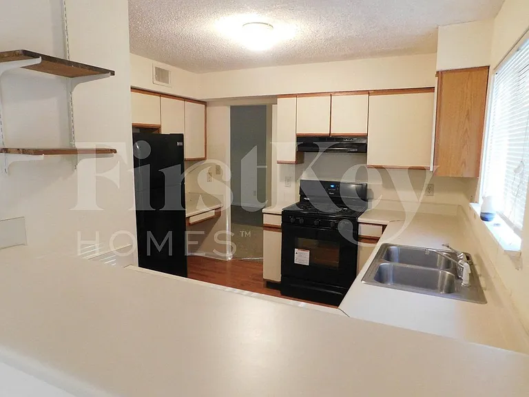 3931 Springleaf Dr — Photo 4