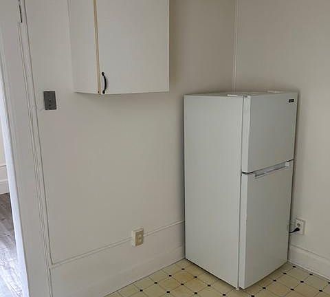 other side of kitchen