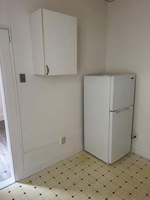 other side of kitchen