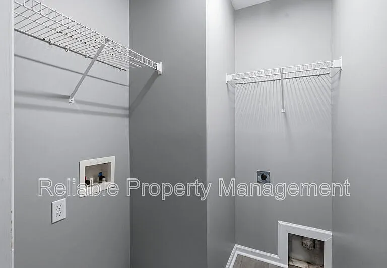 156 Haywood Ln — Photo 8