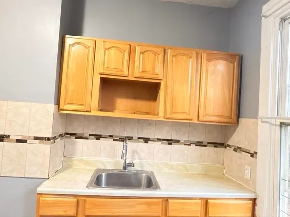 608 57th Street image 6 of 33