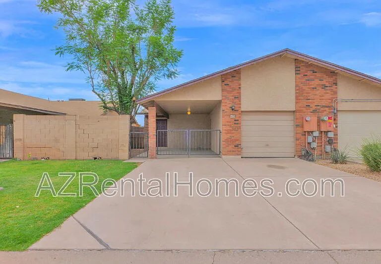 1839 E Inverness Ave — Photo 1