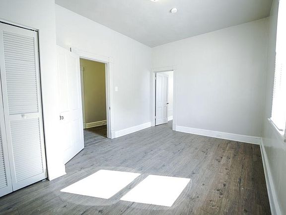 5th image of 2219 Nashville Ave