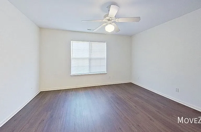 319 Saint Rosea Dr — Photo 23