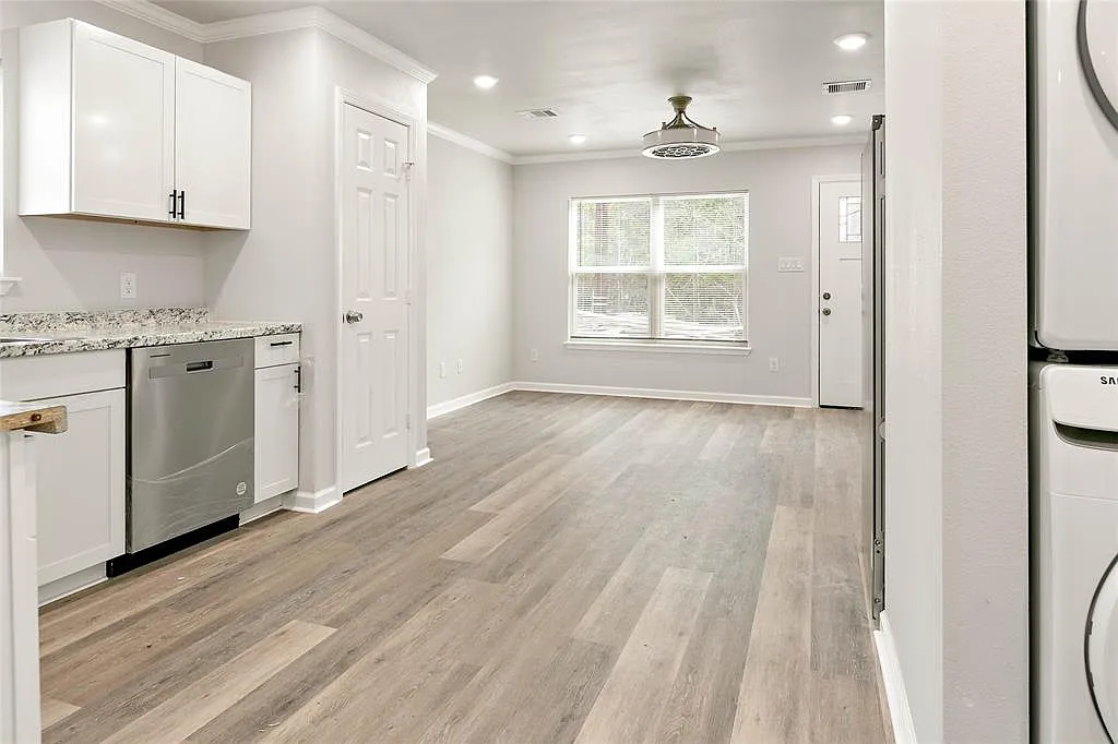 3 bed, 2.5 bath, 1186 sqft, $1,775 — Photo 2