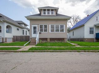 2734 Washington St, Dubuque, IA 52001