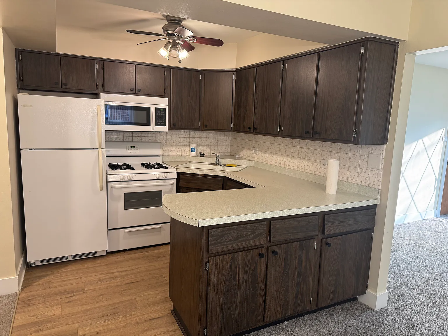 2 bed, $1,400 — Photo 3