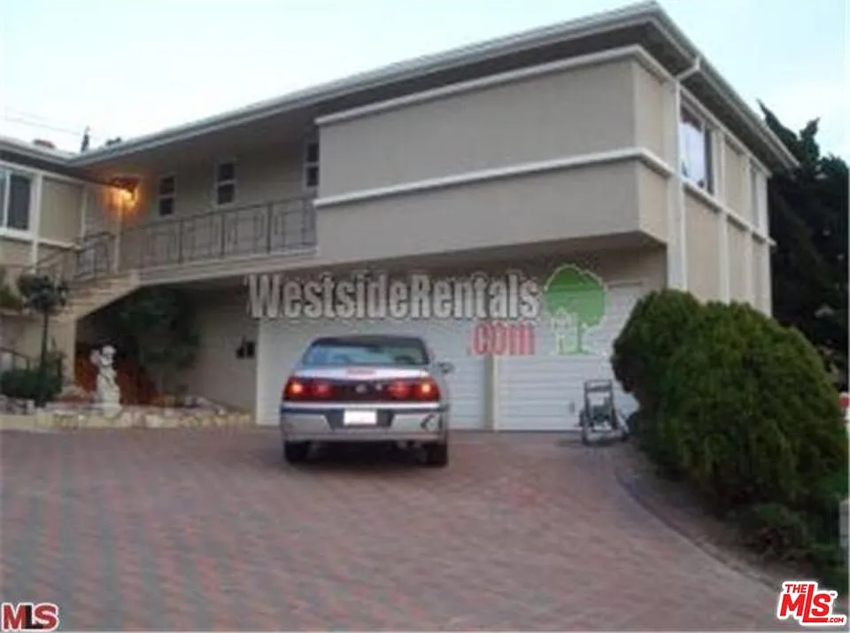 2 bed, $3,400 — Photo 3